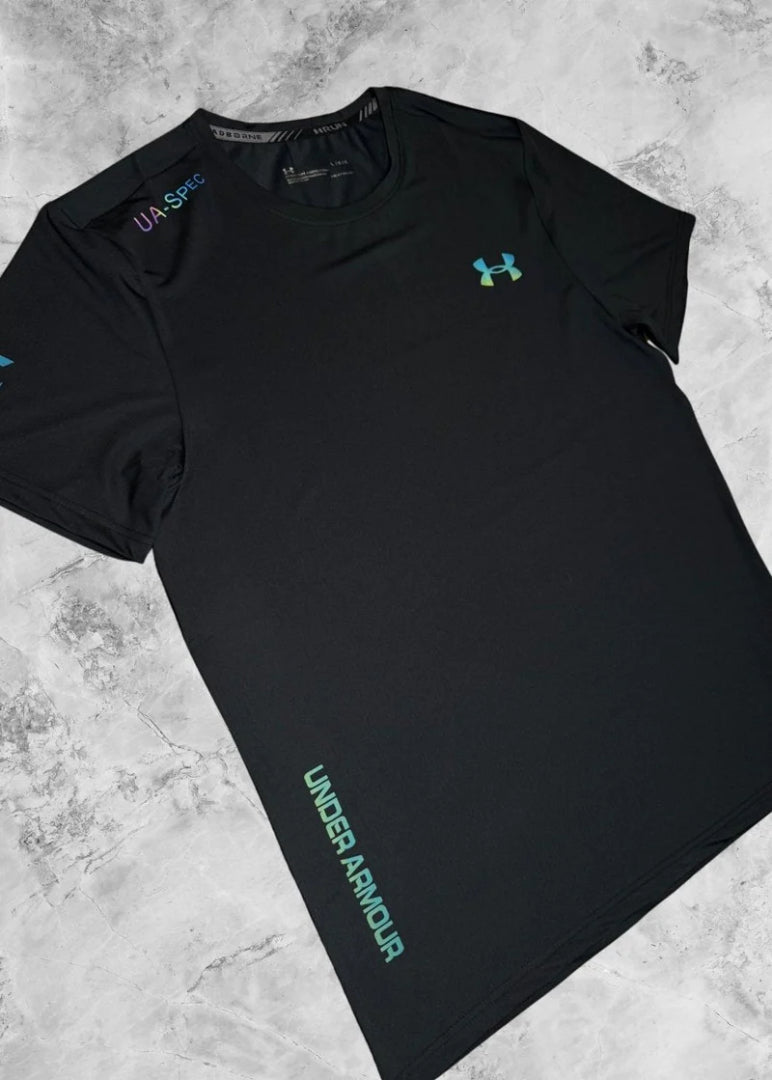 T-shirt nero UA